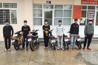 Công an Huyện Krông Bông vây bắt 12 quái xế đua xe, nẹt pô, bốc đầu