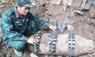 Cư Pui - Krông Bông: Phát hiện quả bom khủng nặng 228kg được kích nổ an toàn