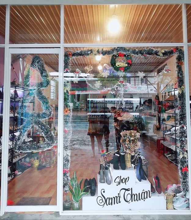 Shop giày dép Sami Thuận | Quần áo - Giày dép